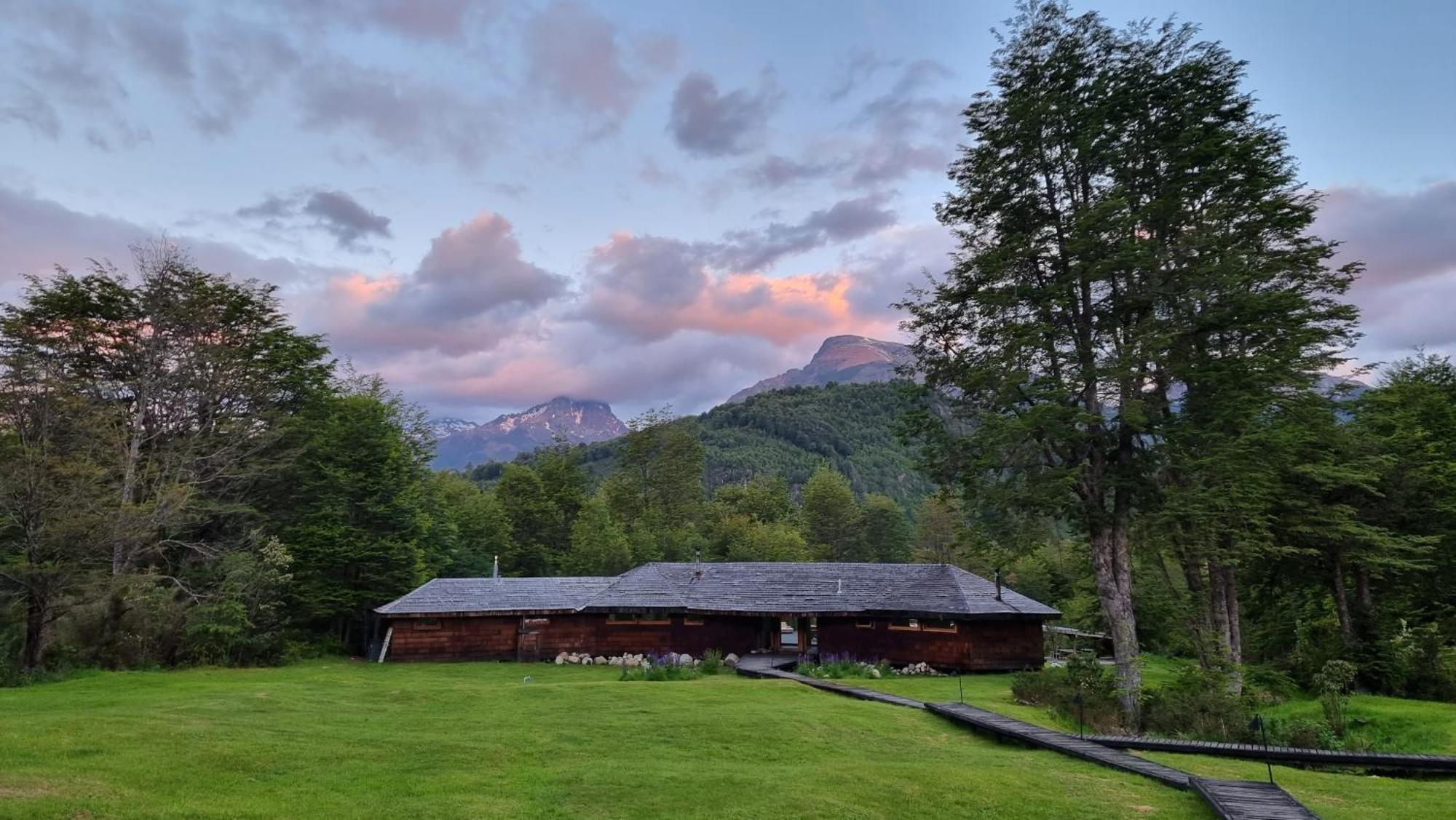 Peuma Lodge Patagonia Futaleufu Exterior photo